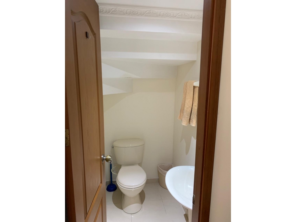 SE VENDE CASA EN AVENIDA SUR ESPECTACULAR - 3