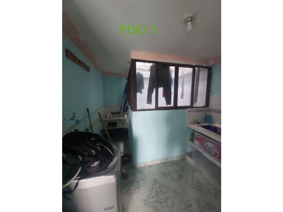 SE VENDE CASA ESQUINERA DE 4 PISOS INDEPENDIENTES FRAILES — foto 2