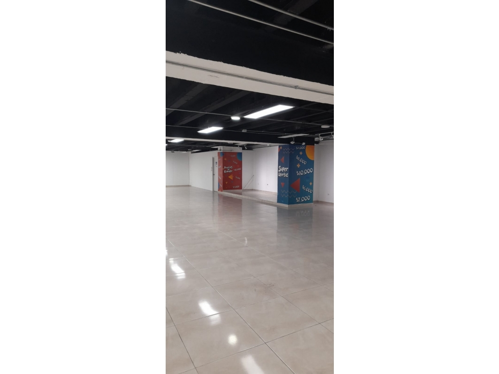 Se Renta Increible Local en la Plaza de Bolivar — foto 3