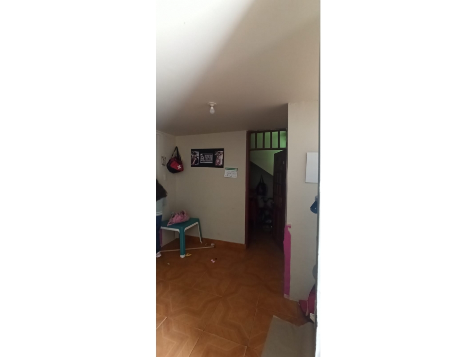 SE VENDE CASA DE 4 PISOS RENTABLE EN FRAILES — foto 3