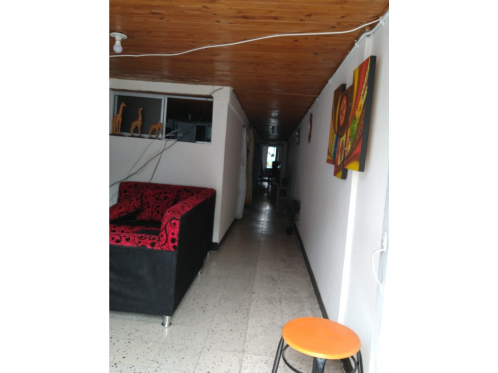 SE VENDE CASA CON TRES VIVIENDAS INDEPENDIENTES EN EL CENTRO — foto 2