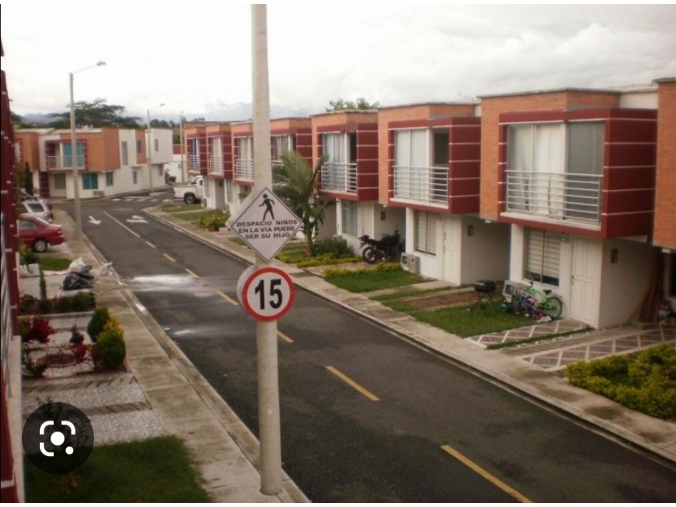 Se Vende Hermosa Casa en Conjunto Cerrado Galicia.