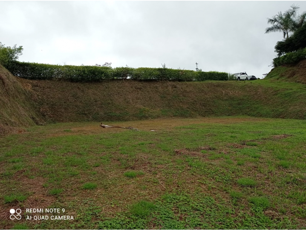 SE VENDE LOTE EN CERRITOS MUY BIEN UBICADO — foto 2