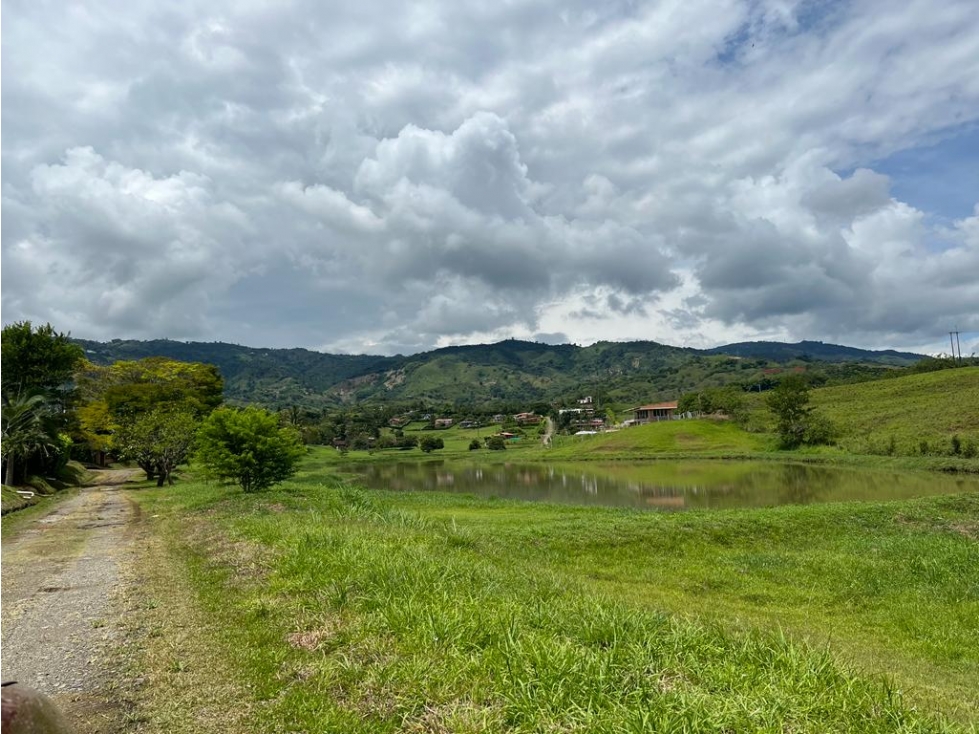 SE VENDE EXCELENTE LOTE EN VITERBO EN CONDOMINIO - 1