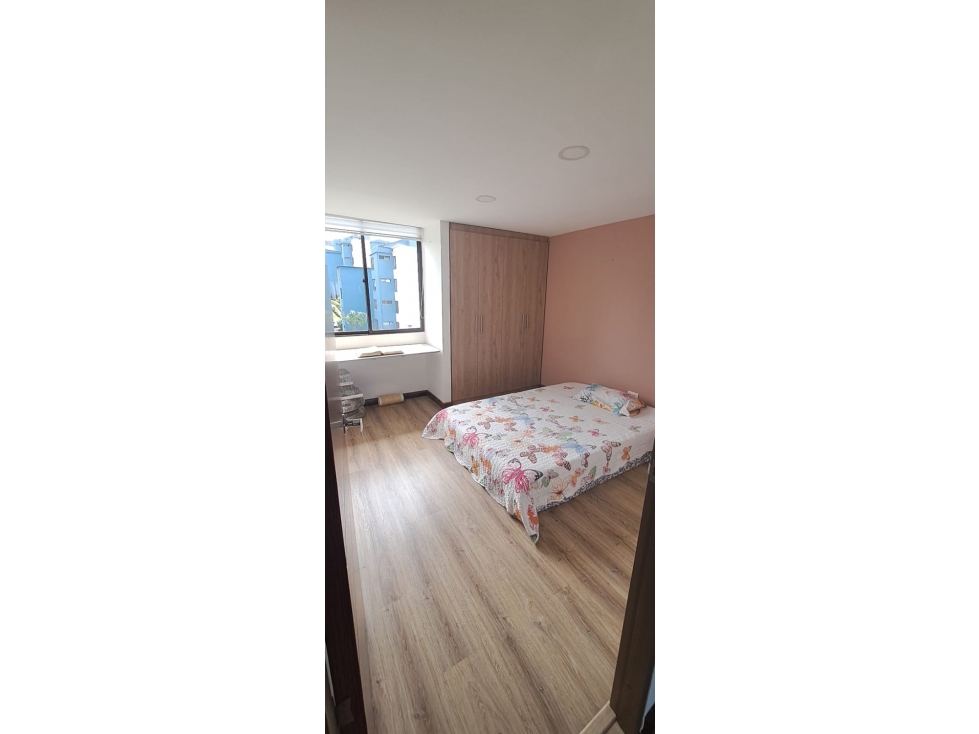 Se vende apartamento remodelado en el barrio La Elvira (SIN ASCENSOR) — foto 5