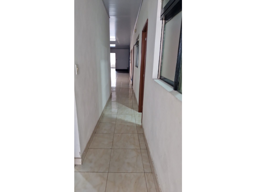 SE VENDE CASA CERCA A LA IGLESIA DE SAN JOSE LA CIRCUNVALAR — foto 5