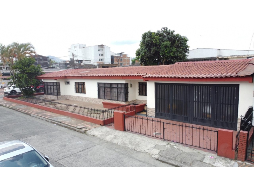 SE VENDE CASA EN SANTA MONICA DOSQUEBRADAS ESQUINERA
