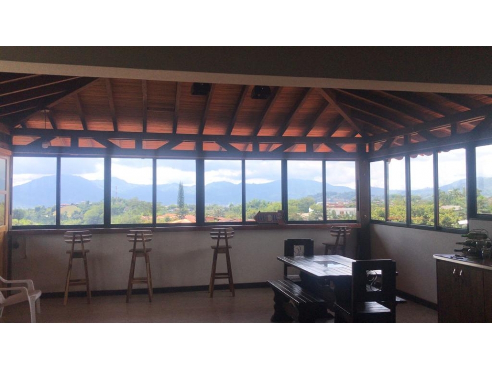 SE VENDE ESPECTACULAR CASA CAMPESTRE POR LA CASONA — foto 2