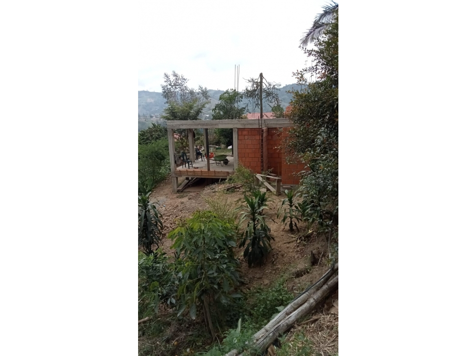 Se vende Proyecto de Vivienda para terminar en la Vereda Cedralito - 2