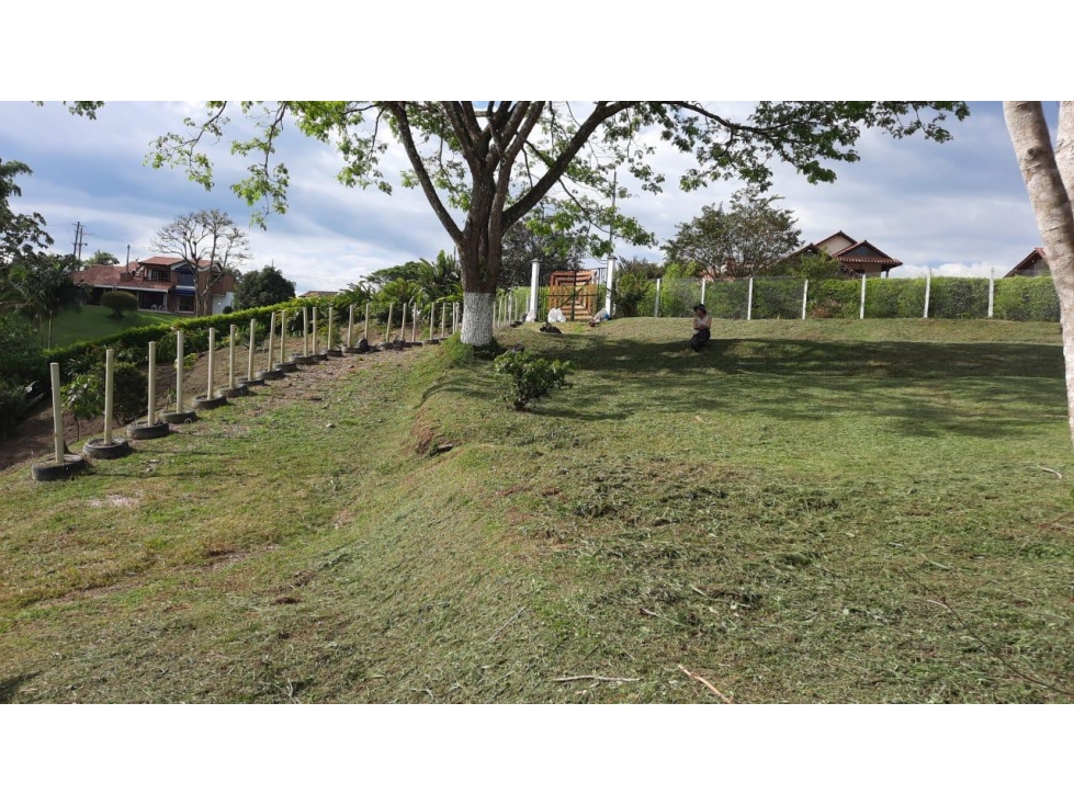 SE VENDE EXCELENTE LOTE EN PAVAS AREA 5356 M2 CON AGUA UNA QUEBRADA