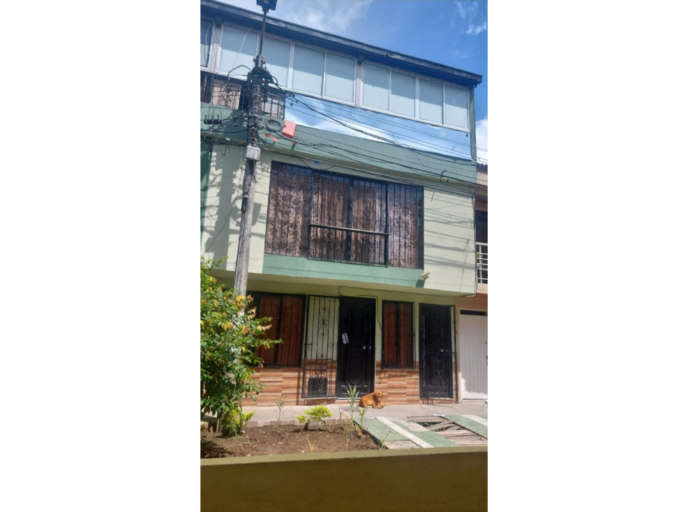 SE VENDE CASA CON VIVIENDA INDEPENDENCIA EN EL PARQUE INDUSTRIAL — foto 2