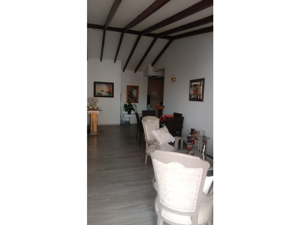 SE VENDE APARTAMENTO EN EL CENTRO AREA 91 M2 CERCA A TODO — foto 2
