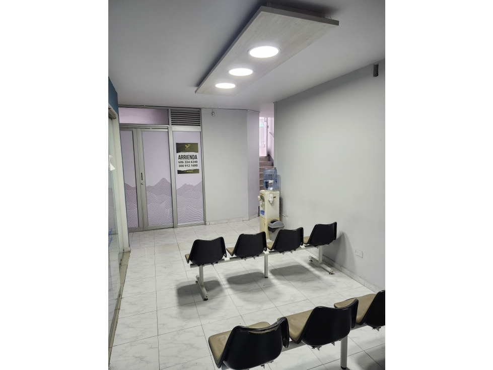 SE VENDE LOCAL CON EXCELENTE UBICACIÓN EN EL CENTRO — foto 2