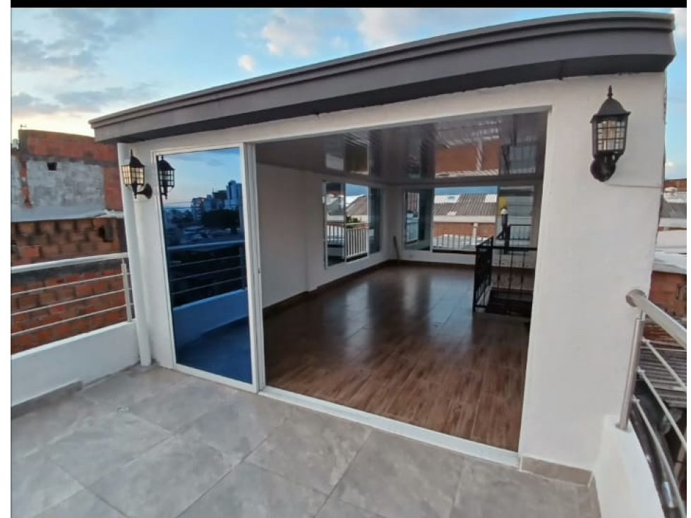 SE VENDE CASA CERCA A LA ARBOLERA CON RENTA — foto 2