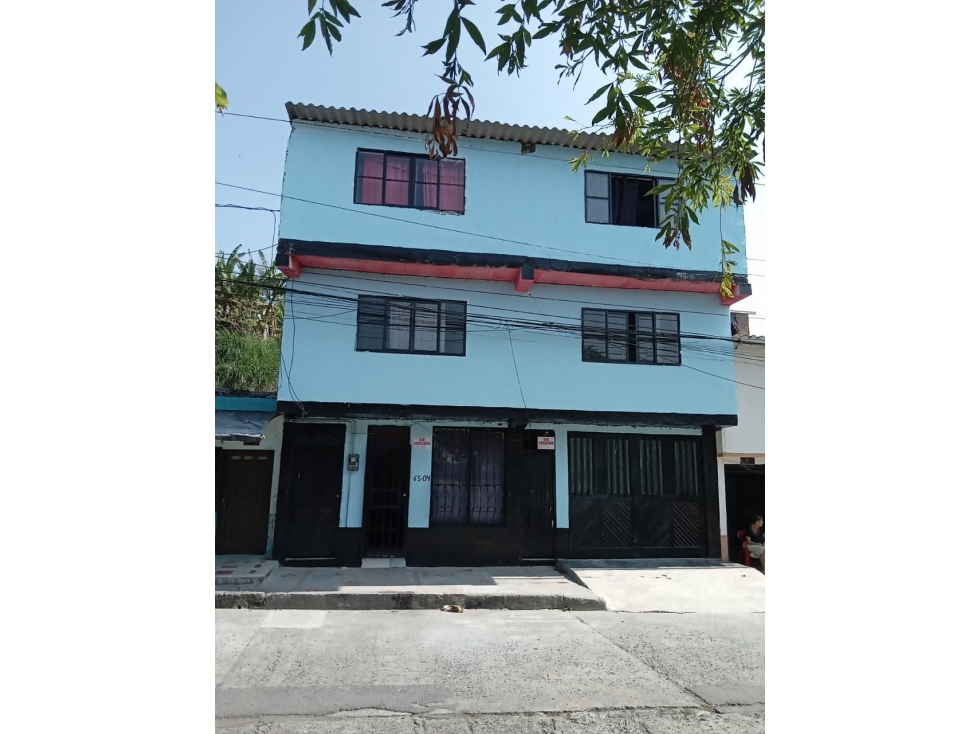 VENTA DE CASA CON LOCAL SECTOR CUBA