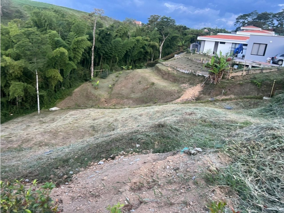 SE VENDE LOTE DE 2100 MTS VIA ARMENIA EN CONDOMINIO — foto 2