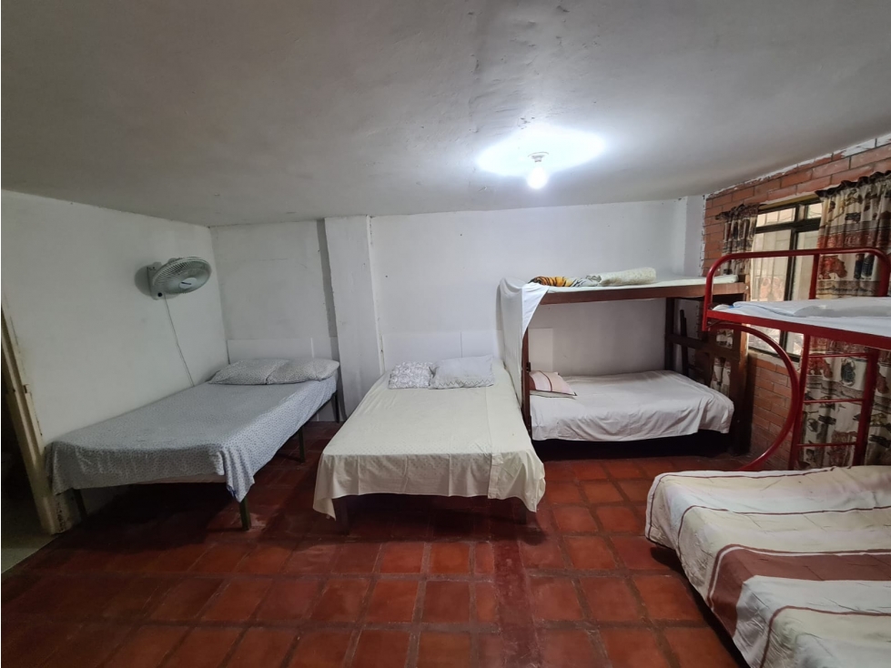 SE ALQUILA FINCA VIA A VITERBO POR REMOLINOS LA ISLA RIO RISARALDA - 2