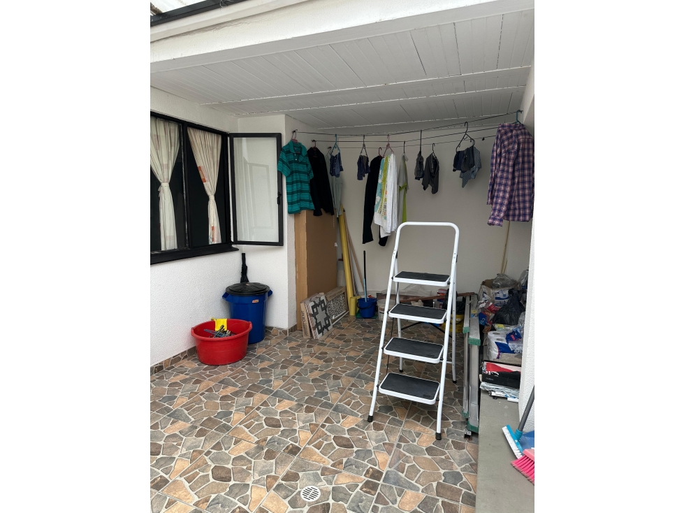 SE VENDE CASA 2 PISOS EN CORALES — foto 3