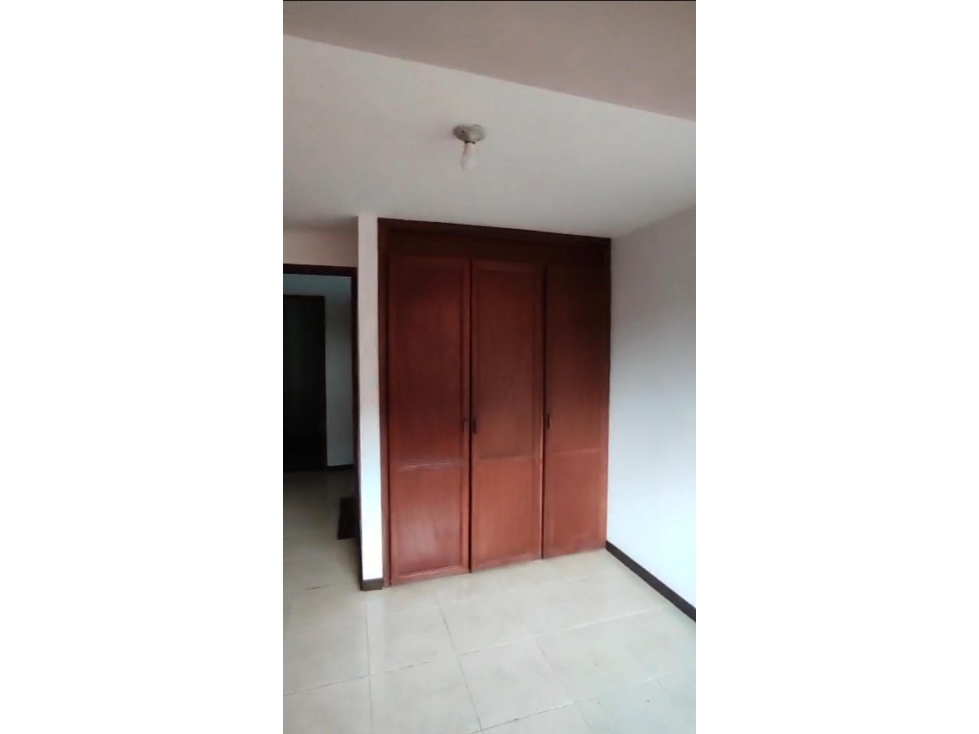 SE VENDE Casa 3 pisos en Pereira en Conjunto Cerrado — foto 2