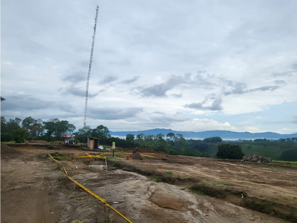 SE VENDE LOTE EN MONTENEGRO AREA 60 M/2 — foto 2