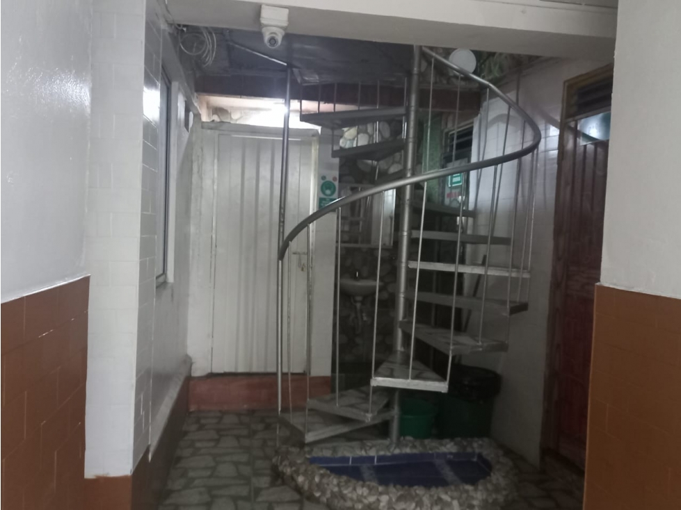 SE VENDO HOTEL CERCA AL TERMINAL 4 PISOS CON O SIN FRAQUICEA — foto 4