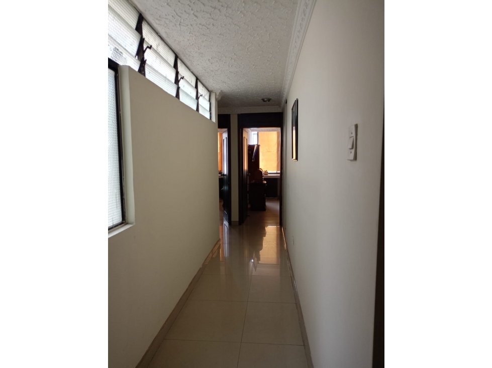 Se vende Apartamento con 3 Rentas en Av. 30 de Agosto Pereira — foto 2