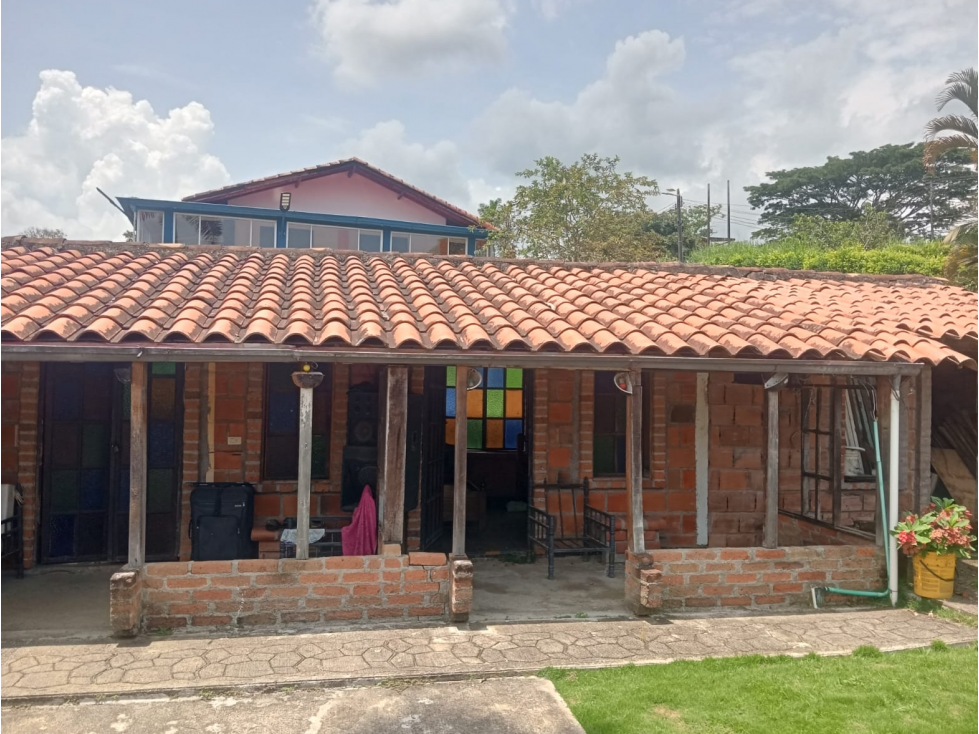 Se vende cabaña ubicada estratégicamente entre Belalcázar y Viterbo - 2