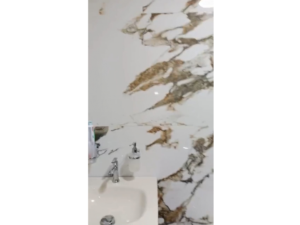 VENDO HERMOSA CASA DE CUATRO NIVELES EN EL PARQUE INDUSTRIAL — foto 5