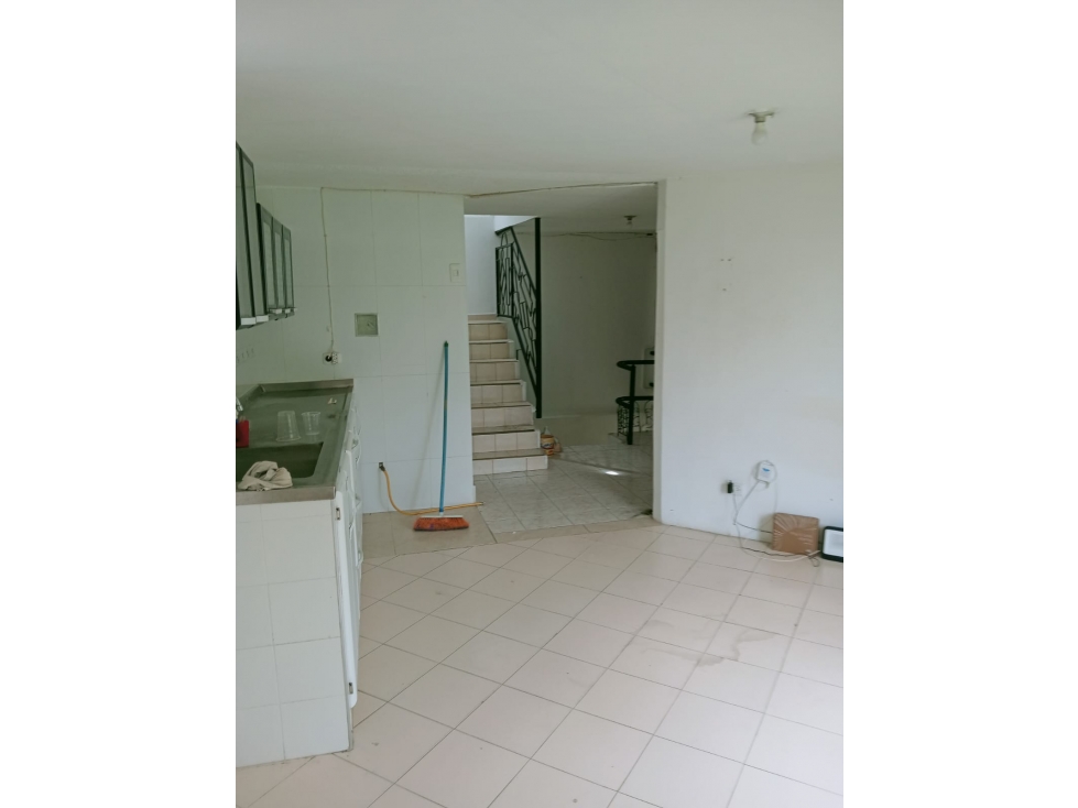 SE VENDE CASA DUPLEX EN EL JARDIN 1 EXCELENTE UBICACION — foto 3