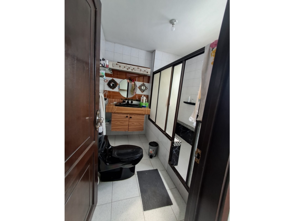 SE VENDE CASA CON LOCAL Y APARTAMENTOS INDEPENDIENTES CUBA — foto 2