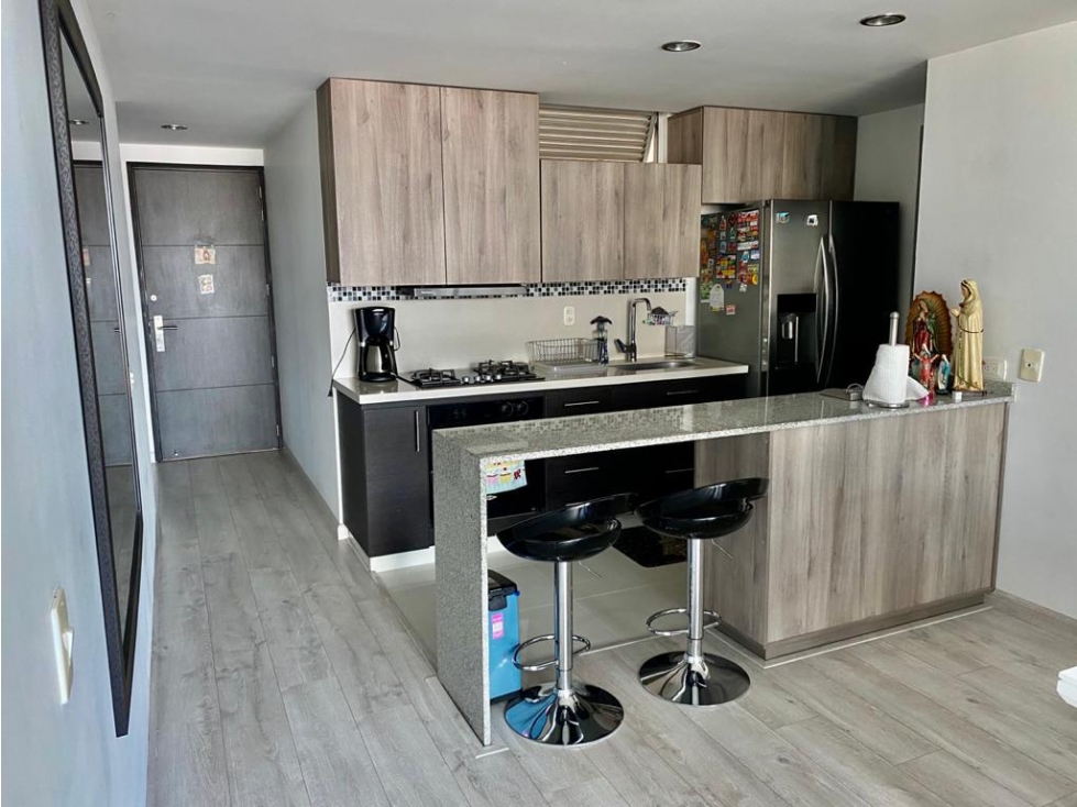 SE VENDE HERMOSO APARTAMENTO EN LA CIRCUNVALAR — foto 2