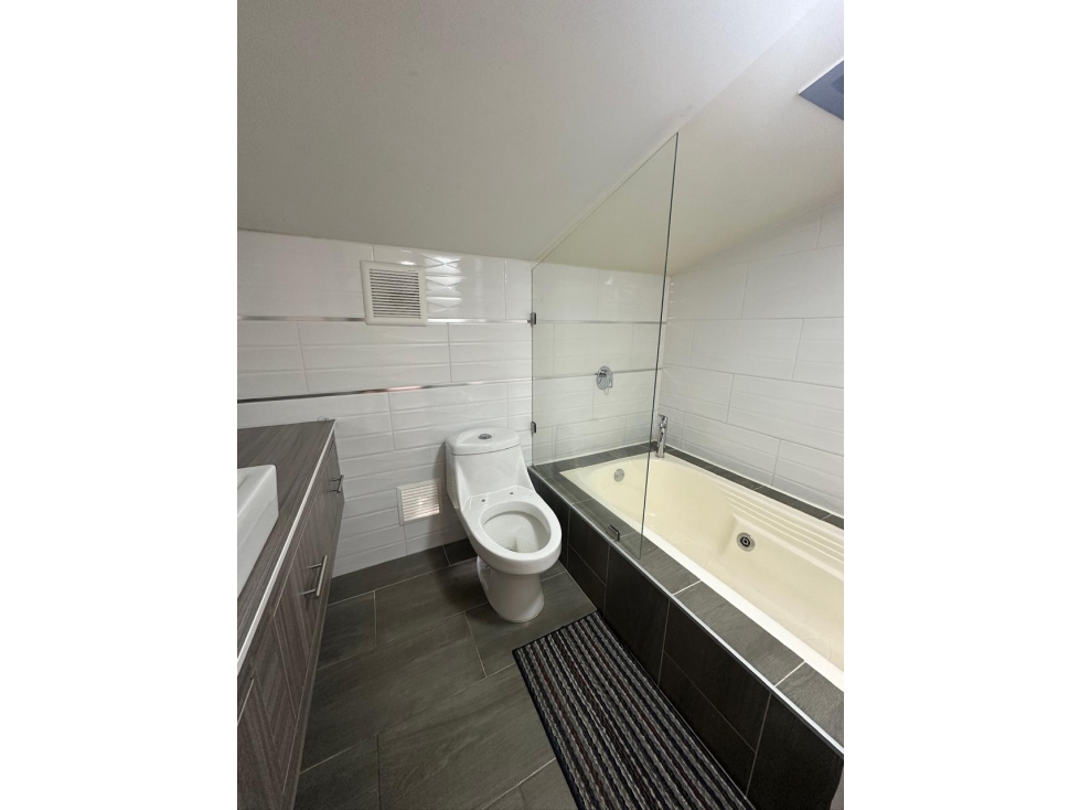 Apartamento Dúplex con Vista Panorámica en Centenario — foto 2