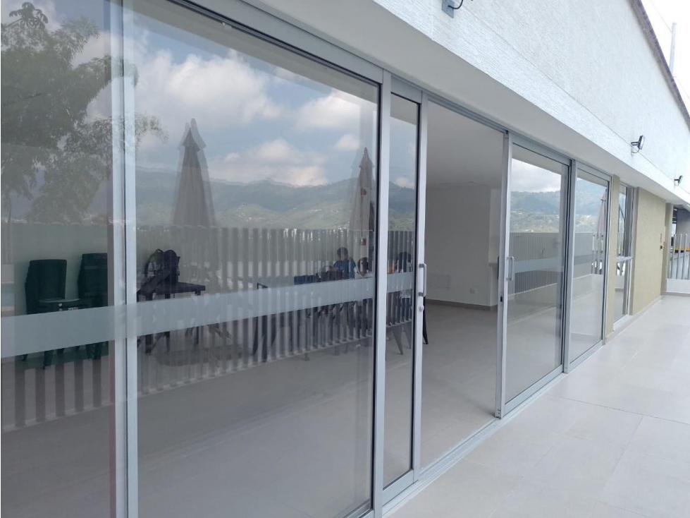 SE VENDE HERMOSO APARTAMENTO SECTOR LA PRADERA DOSQUEBRADAS — foto 2