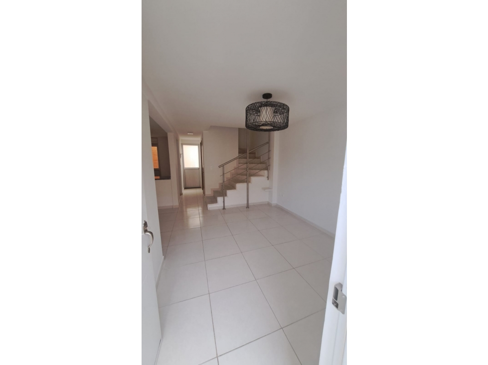 SE VENDE O SE PERMUTA HERMOSA CASA CON TERRAZA EN GALICIA — foto 2