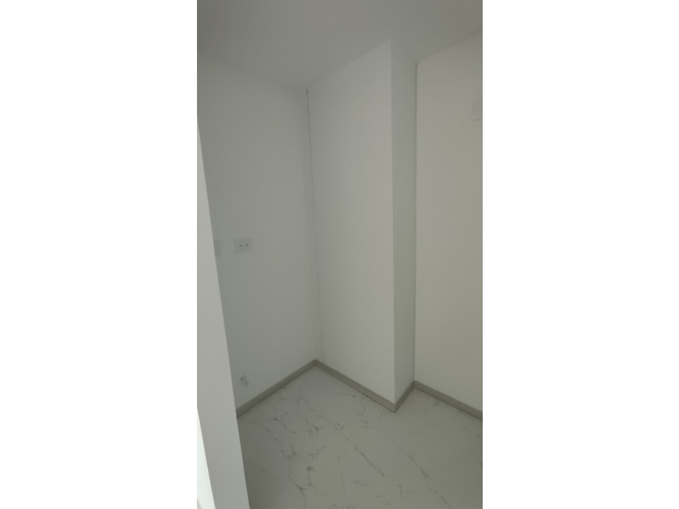SE VENDE ESPECTACULAR APARTAMENTO EN LA 30 DE AGOSTO — foto 2