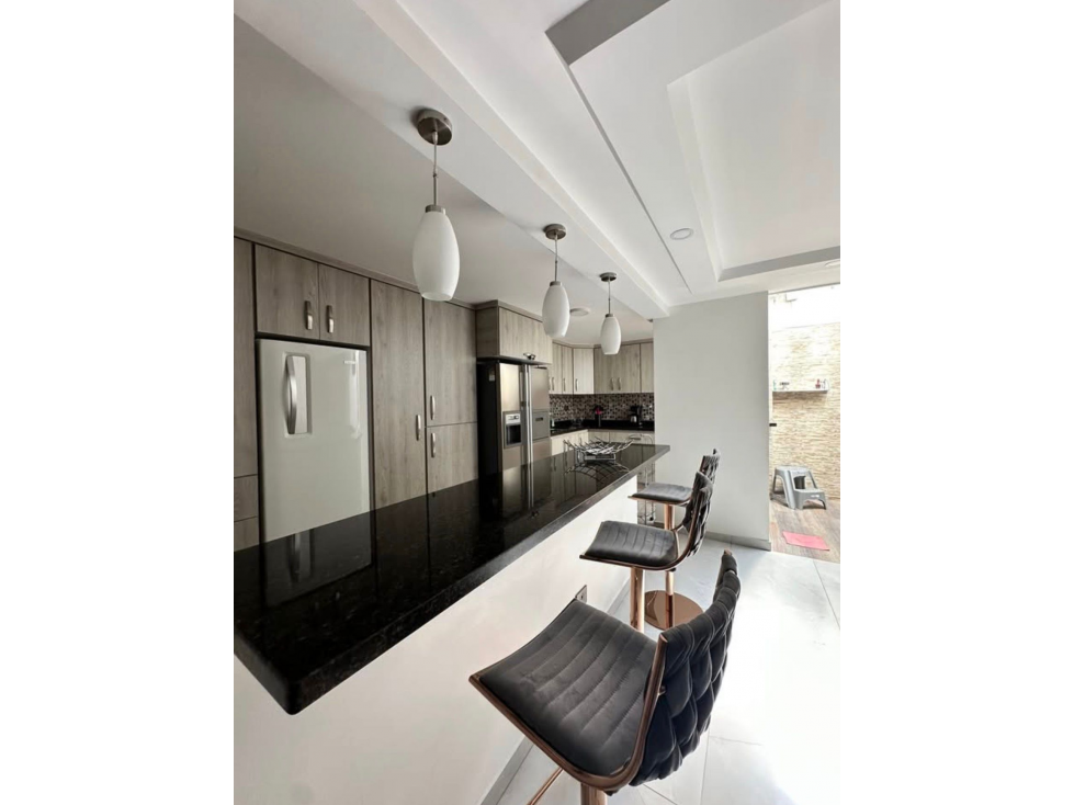 ¡SE VENDE ESPECTACULAR CASA AMOBLADA EN VILLAS DEL JARDÃN !