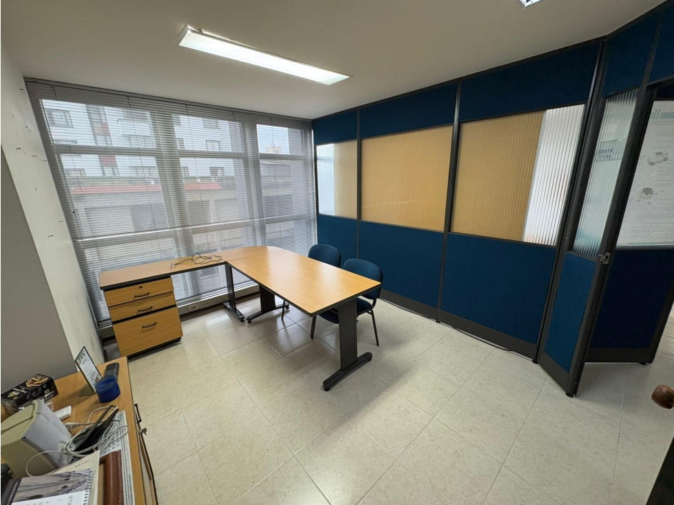 SE VENDEN OFICINAS EN EL CENTRO EN LA PLAZA DE BOLIVAR — foto 4