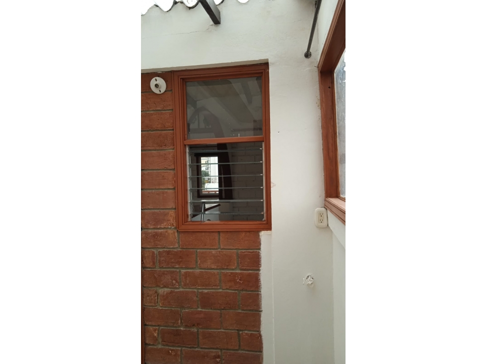 !GRAN OPORTUNIDAD¡ SE VENDE CASA CON 3 APARTAESTUDIOS INDEPENDIENTES — foto 3
