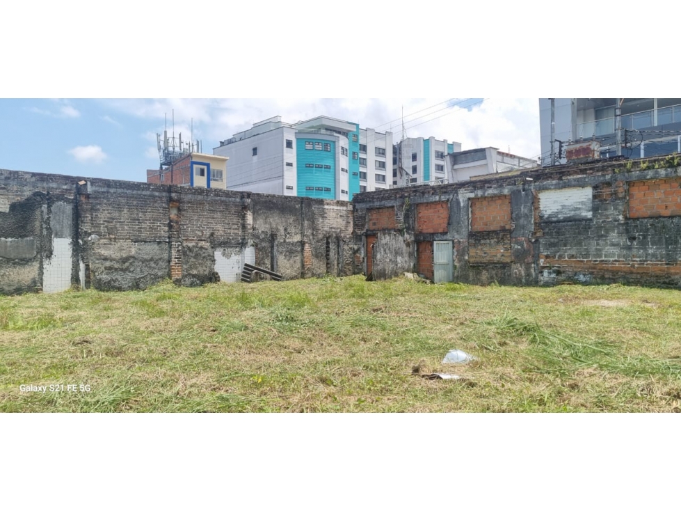 SE VENDE LOTE EN EL CENTRO DE PEREIRA GRANDE — foto 2
