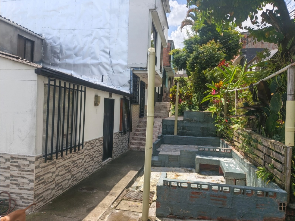 Se vende casa esquinera con apartaestudio en Pereira — foto 2