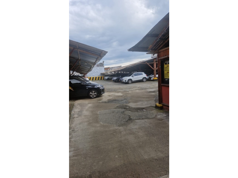 SE VENDE PARQUEADERO EN CENTRO BIEN UBICADO