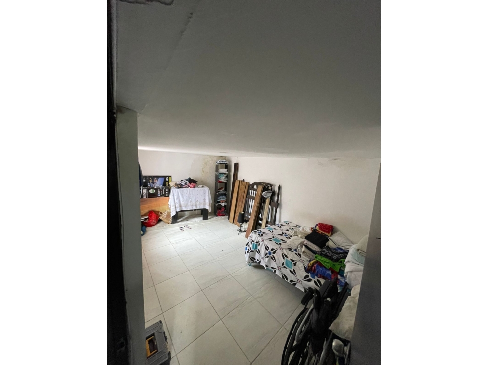 SE VENDE CASA EN BARRIO LA HERMOSA EXCELENTE UBICACION — foto 4