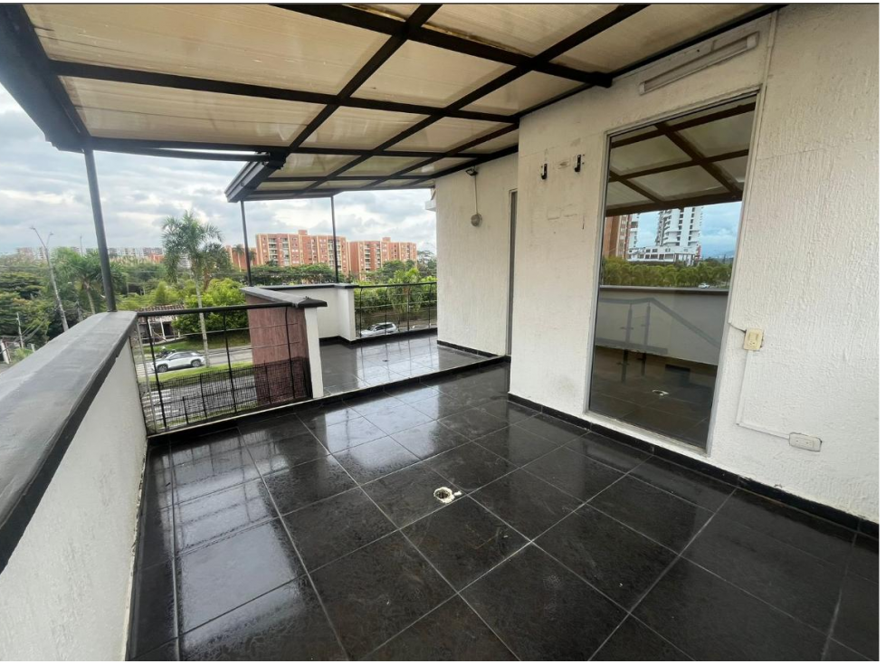 SE VENDE PENT HOUSE EN AVENIDA SUR EXCELENTE UBICACION Y AREA 127 M2
