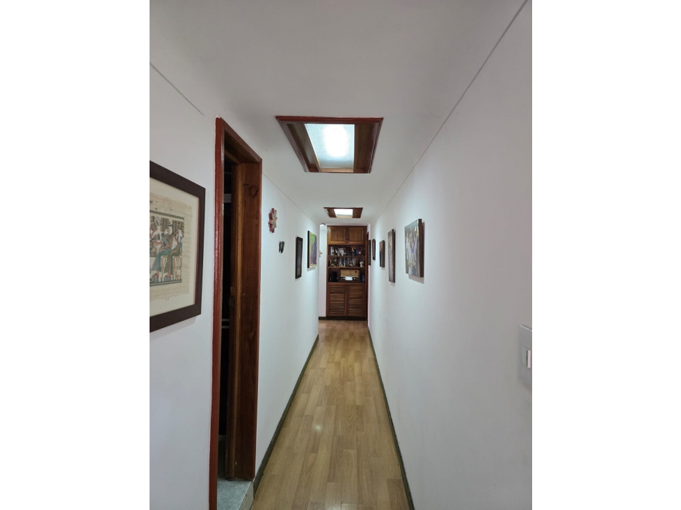 SE VENDE ESPECTACULAR APARTAMENTO CERCA A LA AVENIDA 30 DE AGOSTO — foto 2