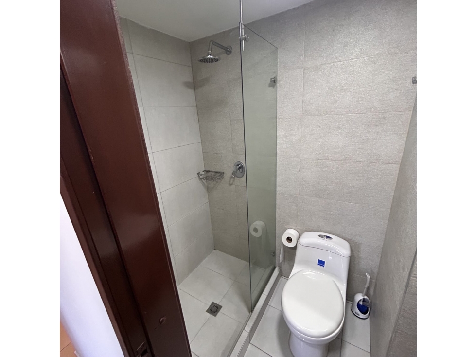 SE VENDE APARTEMENTO EN LA AVENIDA SUR PISO 3 CON PARQUEADERO — foto 2