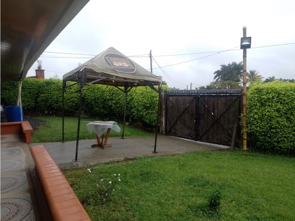 SE VENDE CASA CAMPESTRE EN EL RETIRO CERCA MORELIA AREA 3200 M2 — foto 4