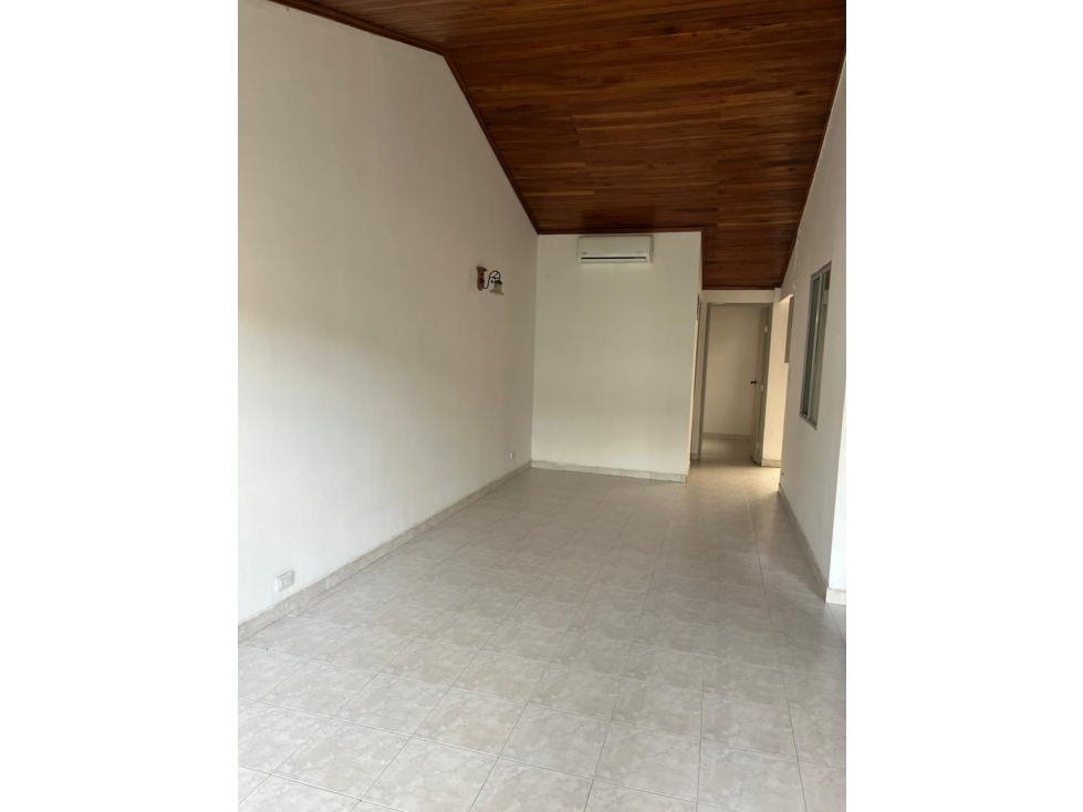 Se vende hermosa casa en Cartago remodelada