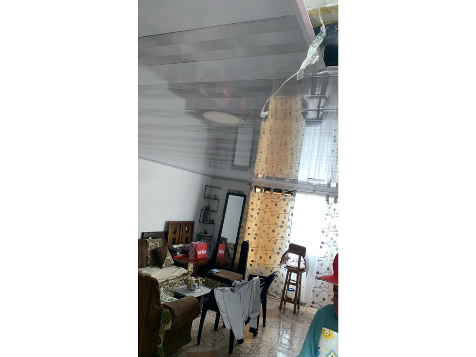 SE VENDE CASA DE 3 PISOS CON 2 RENTAS EN CUBA — foto 3