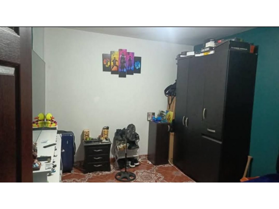 SE VENDE CASA DE TRES NIVELES POR 2500 LOTES SECTOR CUBA PEREIRA — foto 2