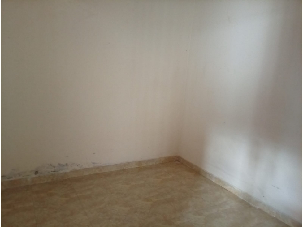 Se Vende Casa Económica De 3 Habitaciones En La Victoria — foto 2